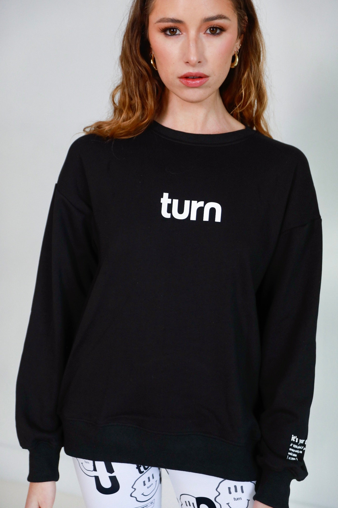 turn logo sweatshirt