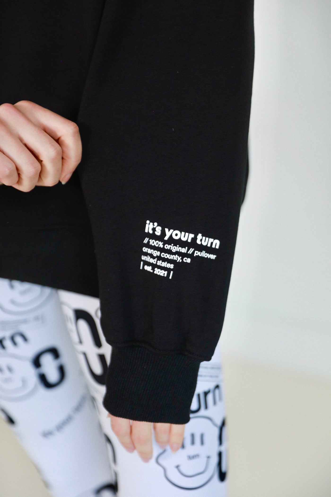 turn logo sweatshirt